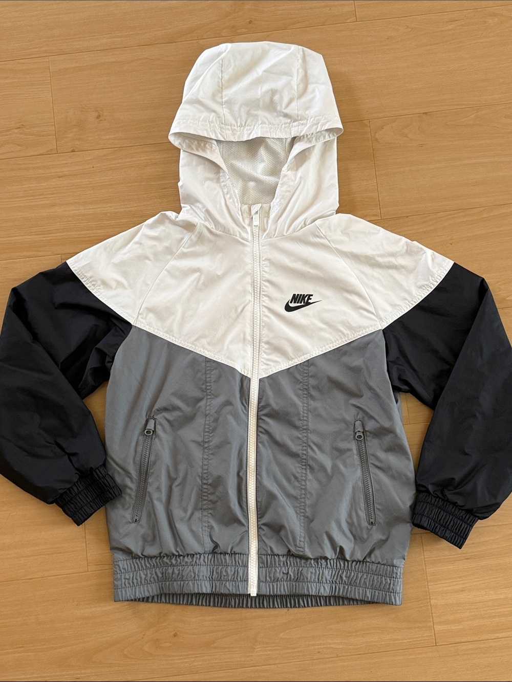 NIKE KIDS’ SPORTSWEAR WINDRUNNER HOODED REPEL JACKET MESCH LINING POCKETS MEDIUM